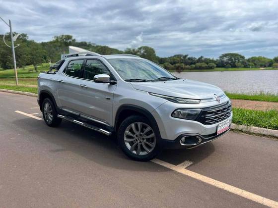 FIAT TORO 2.0 16V TURBO DIESEL RANCH 4WD AT9 FIAT TORO 2.0 16V TURBO DIESEL RANCH 4WD AT9